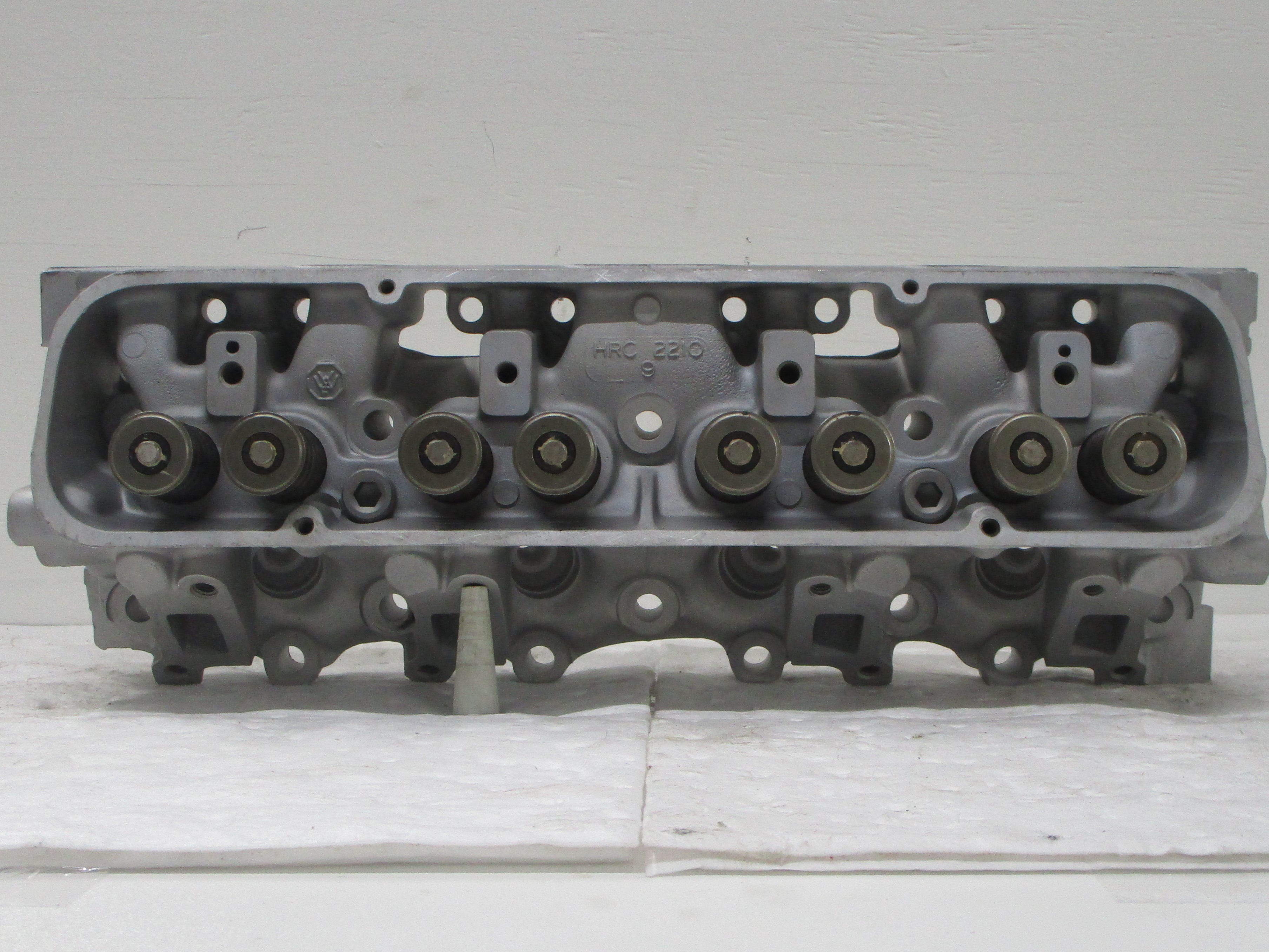 93 +  Land Rover , Discovery, Range Rover 3.5L/V8 Reconditioned Cylinder Head W/V&amp;S ($100 Core Charge)